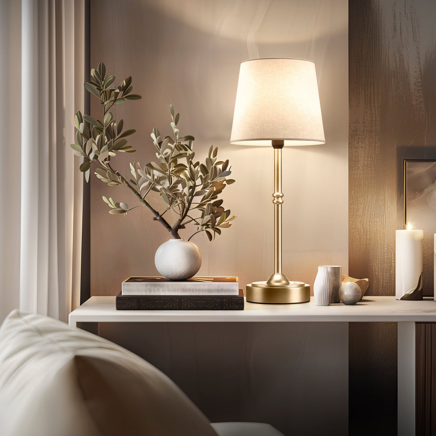 Eira — Modern Table Lamp