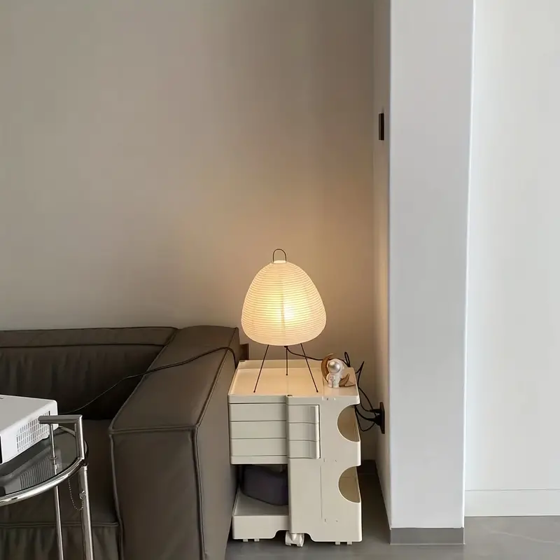 Emi — Minimalist Light, Harmony & Balance