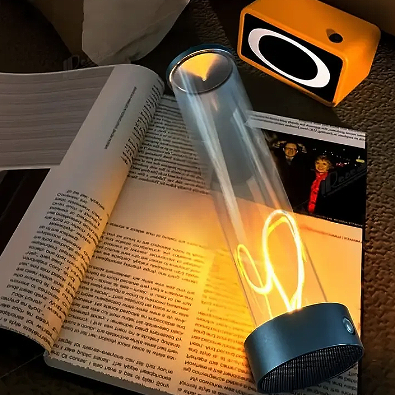 Yrla — Minimalist Magnetic Lamp, Pure Ambiance